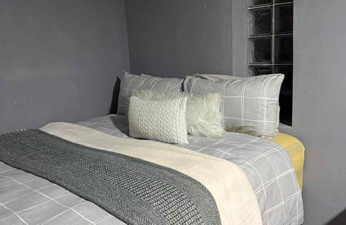 Bakilid Cabin | Spacious lodge in terrific Mandaue City with AC, WiFi
