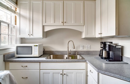 Green Hills Apartment | Spacious Loft Ideal for Relocation & Monthly Stays
