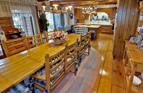 Crosslake Cabin | Spacious log cabin, outdoor living, shore lift