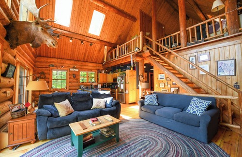 South Casco Cottage | Spacious log cabin with 600' of water frontage on picturesque Moose Pond.