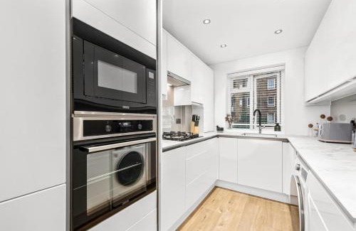 Chaucer Apartment | Spacious London Bridge Flat