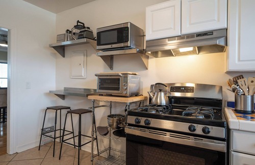 Bluff Park Apartment | Spacious, lovely 2 bedroom apt, two blocks from Beach