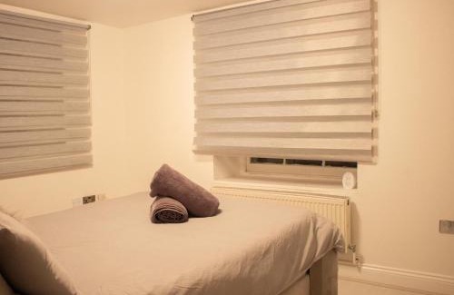 Woolwich Riverside Apartment | Spacious, lovely 2 bedroom flat in Woolwich