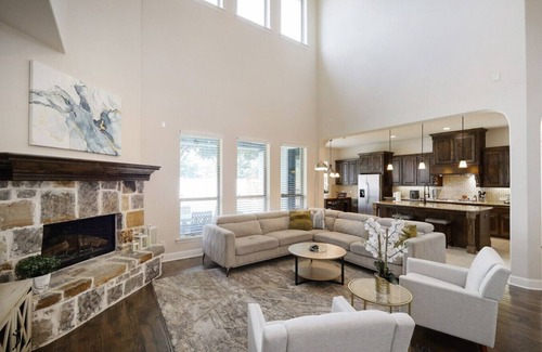Frisco House | Spacious & Luxe, 5 Star Neighborhood, Movie Theater