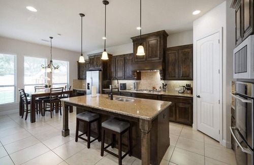 Frisco House | Spacious & Luxe, 5 Star Neighborhood, Movie Theater