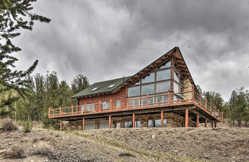 Villa Grove House | Spacious, Luxe Cabin with Mtn Views, Sauna and More!