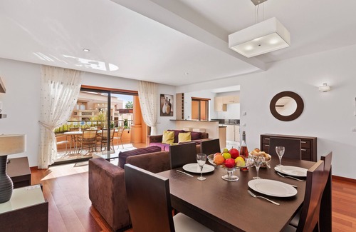 Praia da Luz Apartment | Spacious & Luxury 2 bed apartment Baia da Luz -only 300 meter to beach