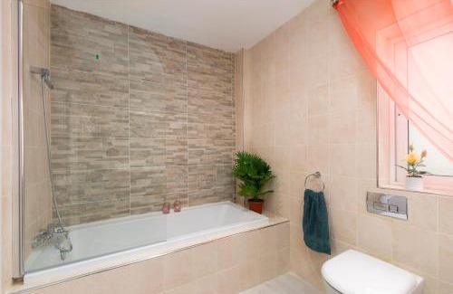 Zurrieq Apartment | Spacious Luxury 3BR Apartment with Terrace & Open Views - Zurrieq, close to sea