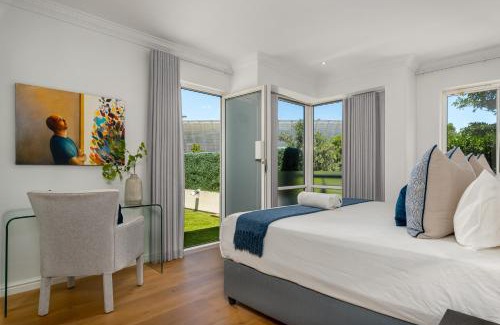 Green Point Apartment | Spacious Luxury Apartment - Waterfront