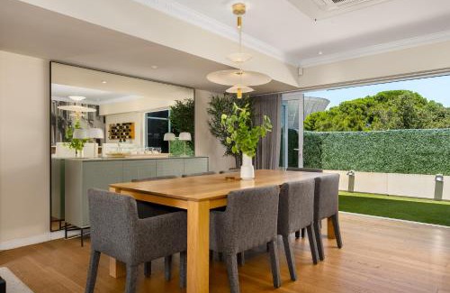 Green Point Apartment | Spacious Luxury Apartment - Waterfront