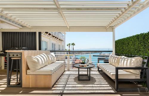 Green Point Apartment | Spacious Luxury Apartment - Waterfront