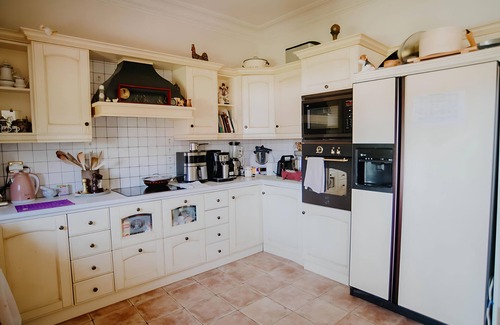 Alexandroupoli Villa | Spacious Luxury Villa with Private Pool & Lush Gardens – Close to City & Beach