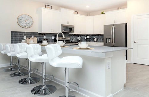 Davenport House | Spacious Luxury Home Near Disney & Universal