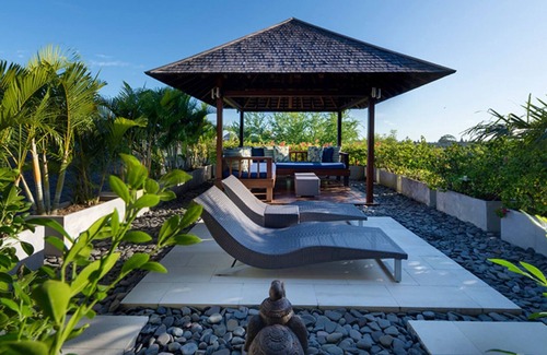 Batu Bolong Villa | Spacious Luxury Retreat Near Beach – Bali Villa 1098
