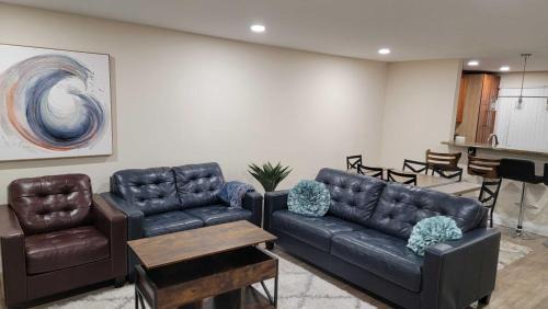 Clifton House | Spacious Luxury Stay Near Dulles Airport-IAD with Free Parkings