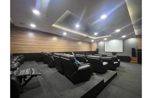 Quito Apartment | Spacious LUXURY SUITE in a safe and central area