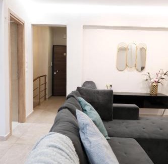 Kinosargous Apartment | Spacious Maisonette Nearby Acropolis