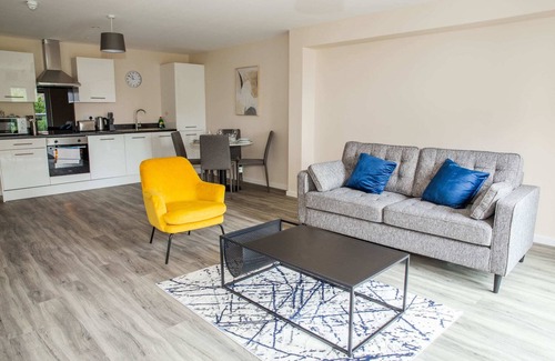 Old Trafford Apartment | Spacious Manchester Apartment