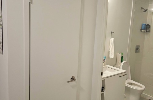 Fletchers Creek South Condo | Spacious Master Ensuite Room w King Size Bed, Hi-Speed Wifi, A/C, Fan & Dresser