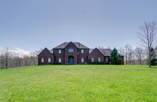 McArthur House | Spacious McArthur Home Private Hot Tub and Pond!