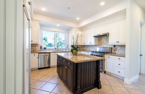 Studio City House | Spacious Mediterranean 5-bedroom house with AC, WiFi in marvelous Los Angeles