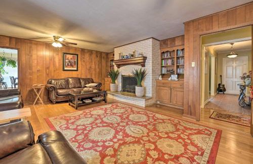 Whitehaven House | Spacious Memphis Home - Walk to Graceland