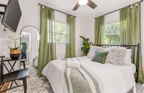 Tallahassee House | Spacious Midtown Retreat Free Parking Fsu