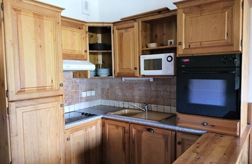 Arc-2000 Apartment | Spacious Mountain Apartment near Slopes with Balcony, Fireplace, Pool, and Parking