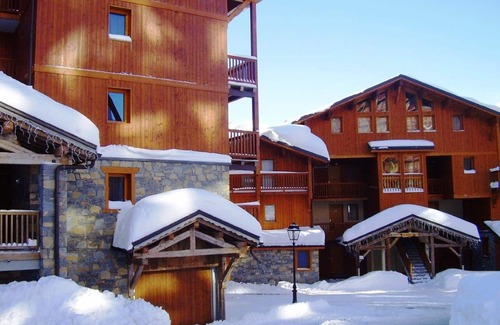 Arc-2000 Apartment | Spacious Mountain Apartment near Slopes with Balcony, Fireplace, Pool, and Parking