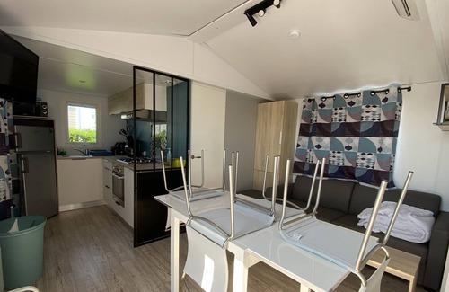 Vierville-sur-Mer House | Spacious mobile home on a 3* campsite by the sea.