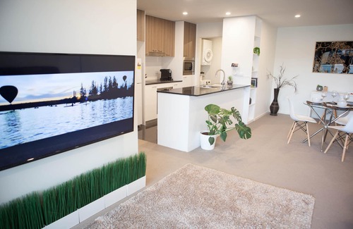Braddon Apartment | Spacious modern 1BDR, wifi, parking, close to city