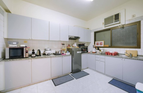 Dubai Condo | Spacious, Modern 3BR located in the Heart of Dubai, Near DWTC
