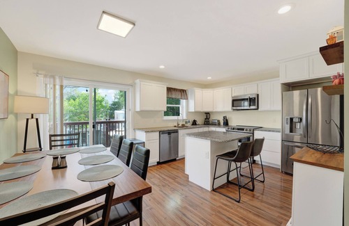 Wilmington House | Spacious modern 4-bedroom townhome in Wilmington, up to 10 people