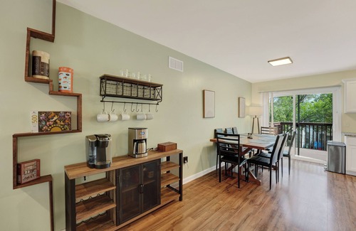 Wilmington House | Spacious modern 4-bedroom townhome in Wilmington, up to 10 people