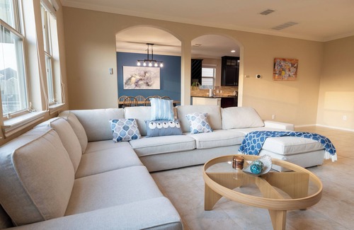 Houston House | Spacious Modern 4BR Home near HOU & Medical Center ZERO Cleaning Fee