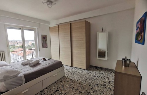 Pescara Apartment | Spacious modern apartment, balcony with mountain view, free parking