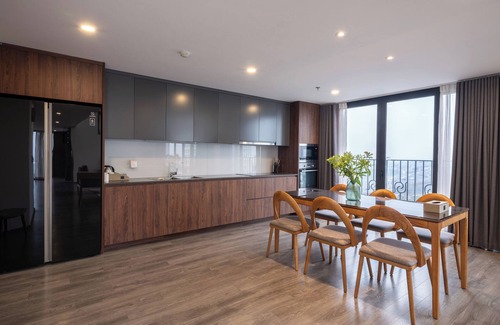 Nhat Tan Apartment | Spacious modern apartment in prime location with spectacular view