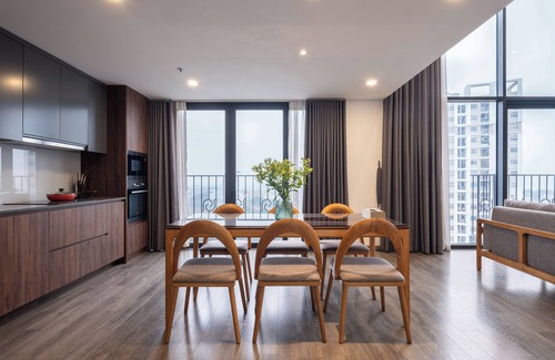 Nhat Tan Apartment | Spacious modern apartment in prime location with spectacular view