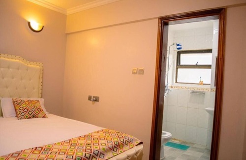 Nakuru Bed & Breakfast | Spacious modern apartment, home away from home!