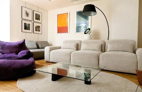 Jongno Apartment | Spacious & Modern Family Retreat