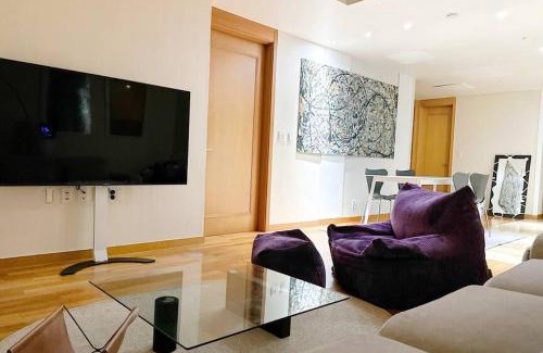 Jongno Apartment | Spacious & Modern Family Retreat