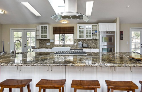 Cloverdale House | Spacious Modern Home - Pool, Views And Acres