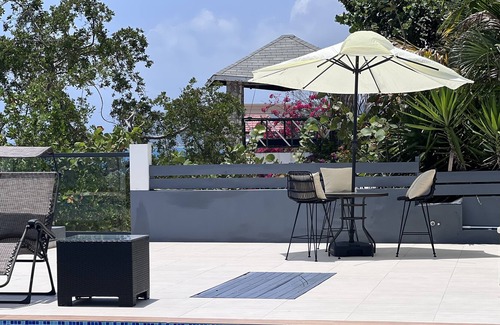 Whitehouse Villa | Spacious, modern, luxury group getaway overlooking Caribbean Sea