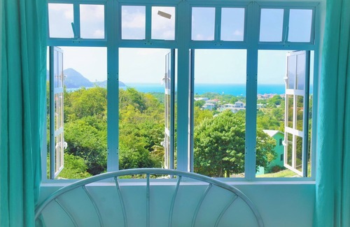 Cap Estate House | Spacious Modern Villa. Pool, Sea Views & Amazing Sunsets. 5 Minutes to 2 Beaches