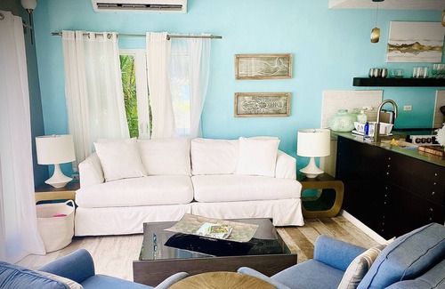 Dickenson Bay Villa | Spacious modern villa steps away from one of Antigua's best beaches