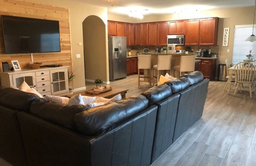 Surprise House | Spacious Monthly 4BR 2.5 bath Oasis w/Private Pool