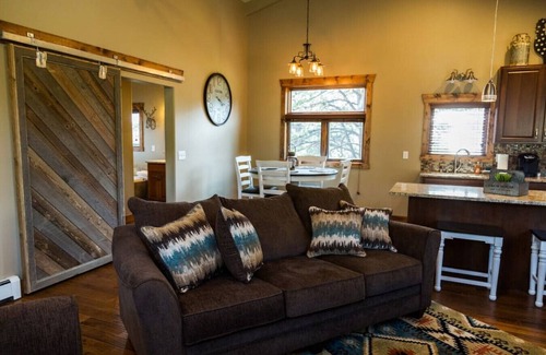 Estes Park Cabin | Spacious mountain condo. Awesome views, Jacuzzi Tub.
