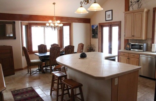 Carbondale Cabin | Spacious Mountain Getaway, Trails Rest