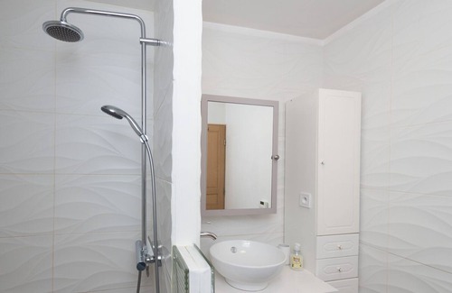 Allemond Other | Spacious Mountain Gîte Vermarine ideal for families, Cycle and Ski sleeps to 10