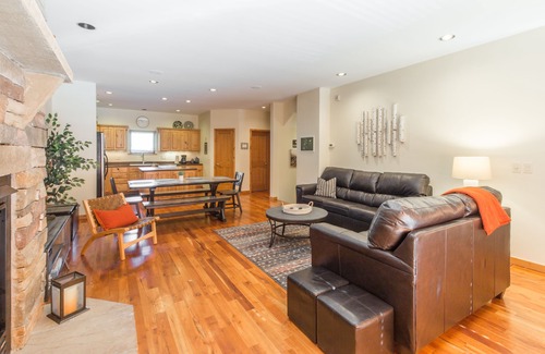 Ouray House | Spacious Mountain Townhome - 1 Mile to Ouray - Sleeps 8